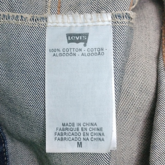 Levis Denim Vest with Assorted Pins - Picture 9 of 9